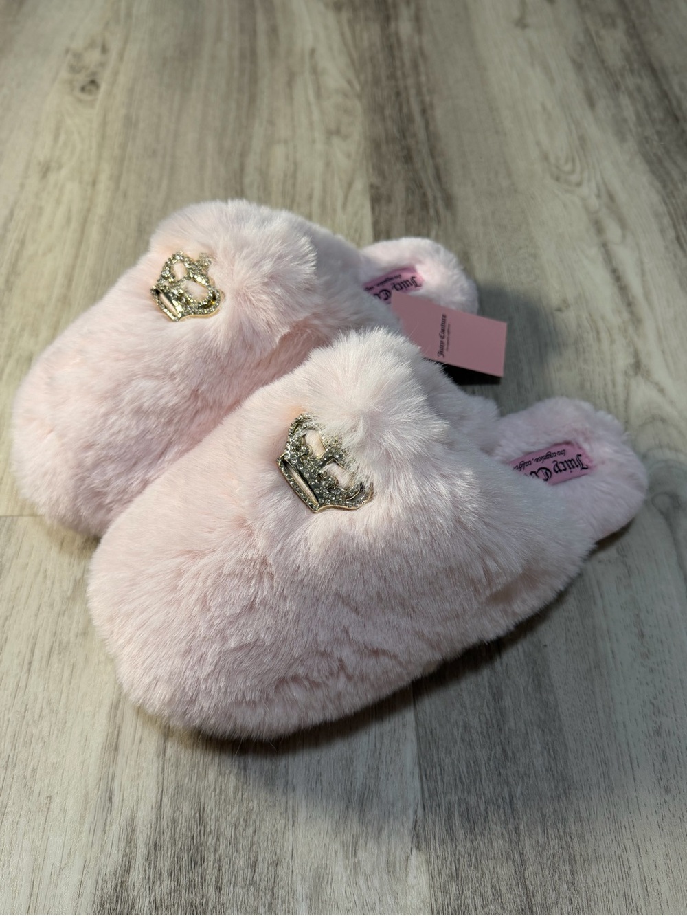 Juicy Couture Light Pink Faux-Fur Crown Slip-On Slippers